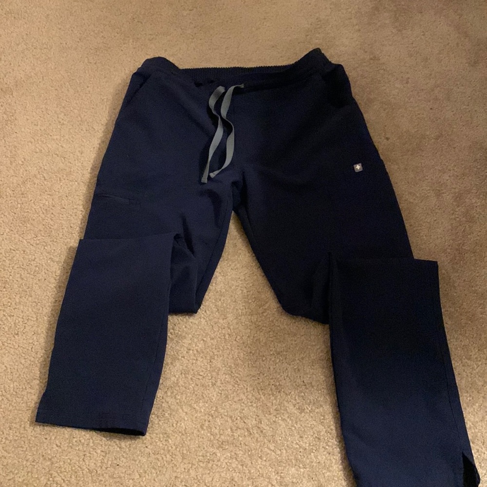 Small navy figs scrubs yolo regular length